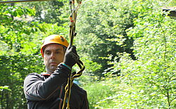 Snap Mitarbeiter im Klettergarten